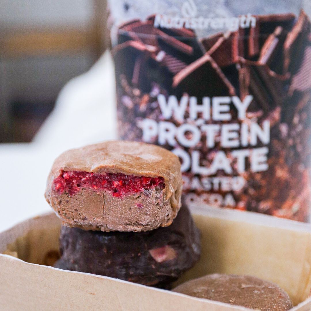 Chocolate protein raspberry mousse cups