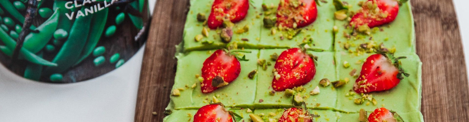 Lemon and Pistachio Raw Cake