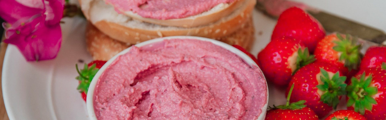 Strawberries and Cream Dip